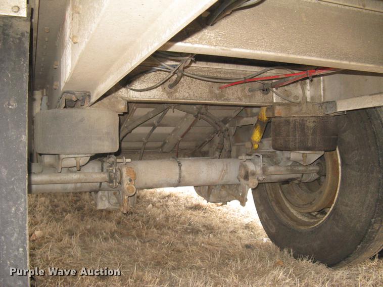 image for item DC1334 2011 Wilson Silver Star PSDCL-402 livestock trailer