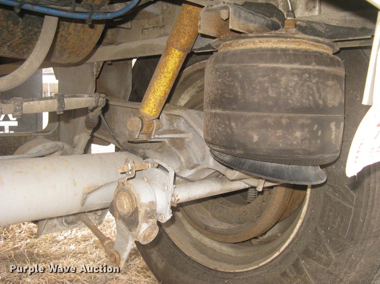 image for item DC1334 2011 Wilson Silver Star PSDCL-402 livestock trailer