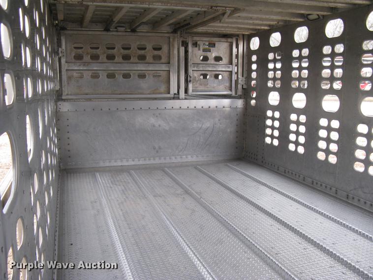 image for item DC1334 2011 Wilson Silver Star PSDCL-402 livestock trailer