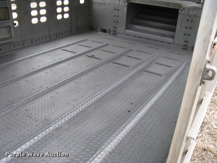 image for item DC1334 2011 Wilson Silver Star PSDCL-402 livestock trailer