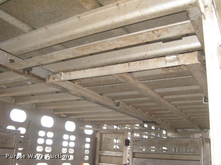 image for item DC1334 2011 Wilson Silver Star PSDCL-402 livestock trailer