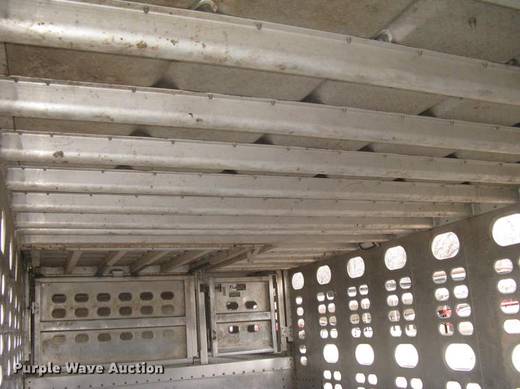 image for item DC1334 2011 Wilson Silver Star PSDCL-402 livestock trailer