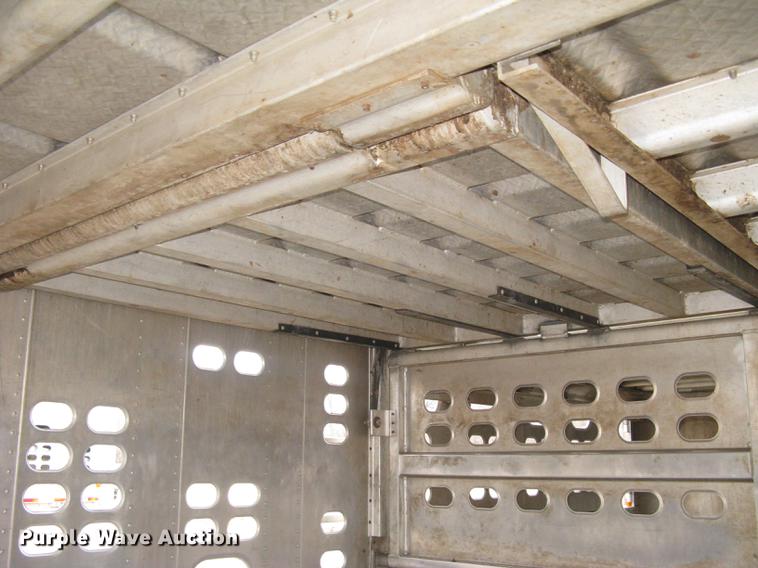 image for item DC1334 2011 Wilson Silver Star PSDCL-402 livestock trailer