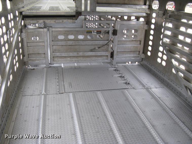 image for item DC1334 2011 Wilson Silver Star PSDCL-402 livestock trailer