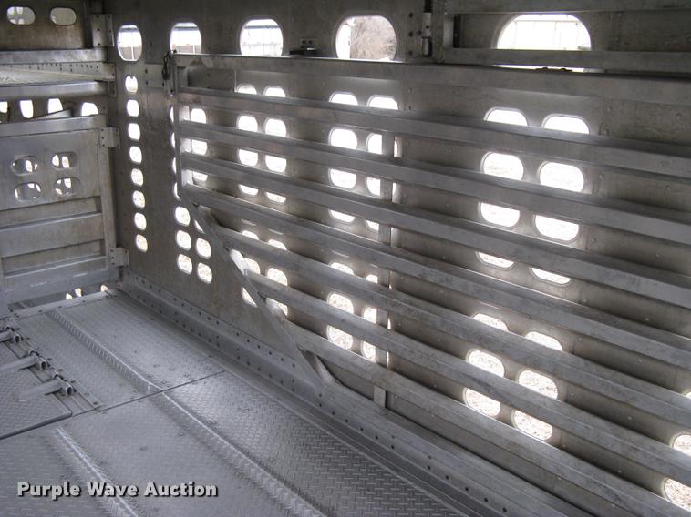 image for item DC1334 2011 Wilson Silver Star PSDCL-402 livestock trailer
