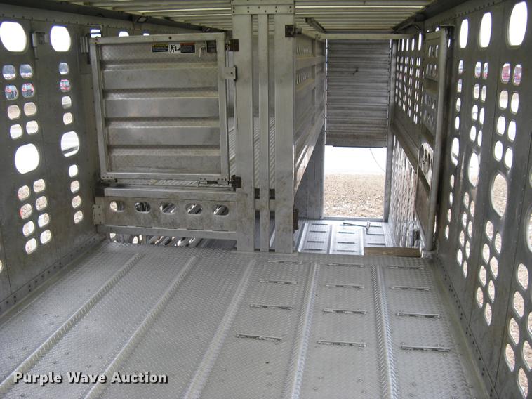 image for item DC1334 2011 Wilson Silver Star PSDCL-402 livestock trailer