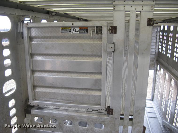 image for item DC1334 2011 Wilson Silver Star PSDCL-402 livestock trailer