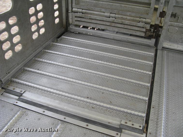 image for item DC1334 2011 Wilson Silver Star PSDCL-402 livestock trailer