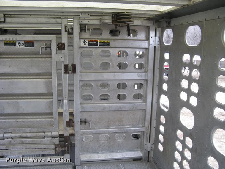 image for item DC1334 2011 Wilson Silver Star PSDCL-402 livestock trailer