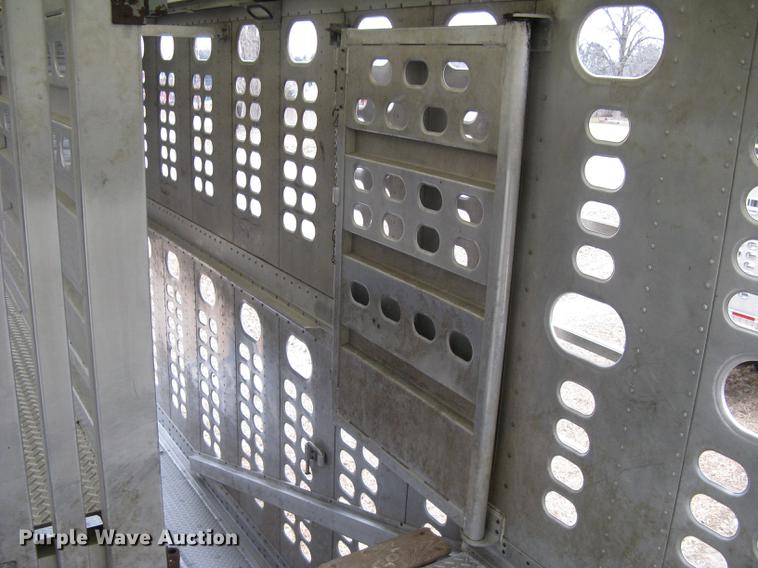 image for item DC1334 2011 Wilson Silver Star PSDCL-402 livestock trailer