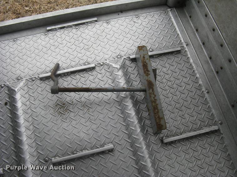 image for item DC1334 2011 Wilson Silver Star PSDCL-402 livestock trailer