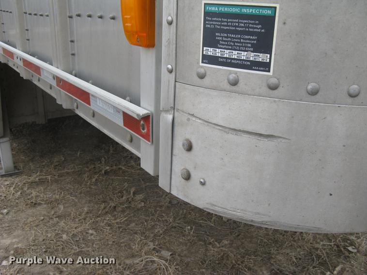 image for item DC1334 2011 Wilson Silver Star PSDCL-402 livestock trailer