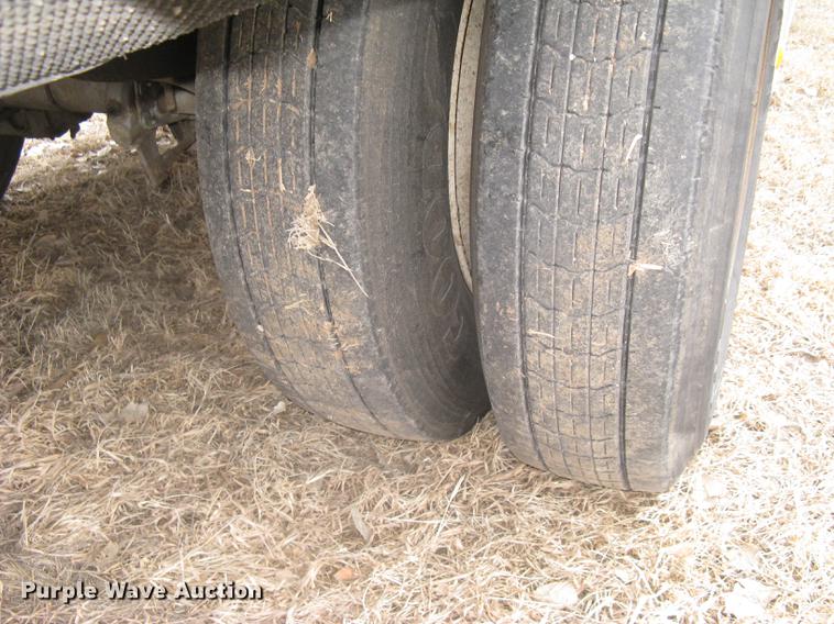 image for item DC1334 2011 Wilson Silver Star PSDCL-402 livestock trailer