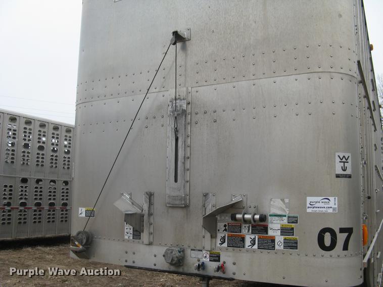 image for item DC1336 2011 Wilson Silver Star PSDCL-402 livestock trailer