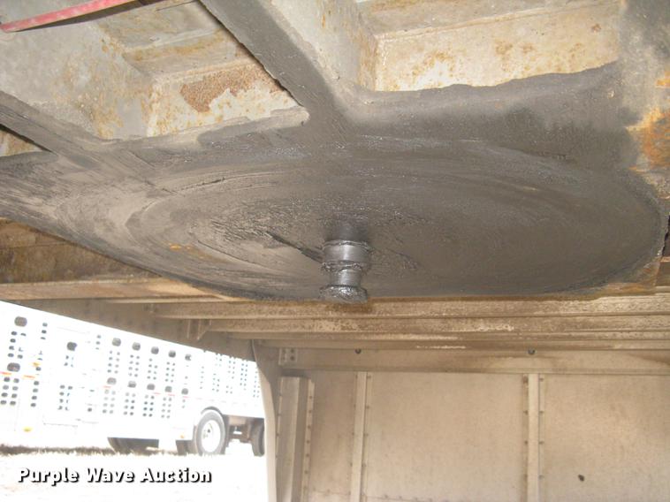 image for item DC1336 2011 Wilson Silver Star PSDCL-402 livestock trailer