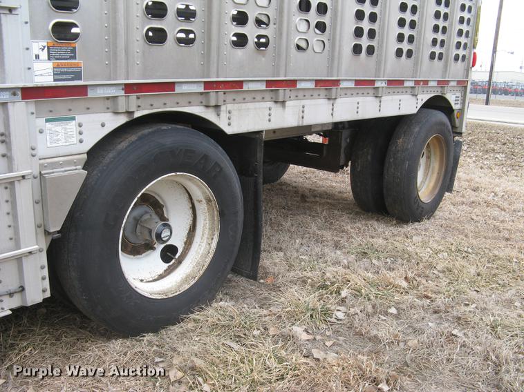 image for item DC1336 2011 Wilson Silver Star PSDCL-402 livestock trailer