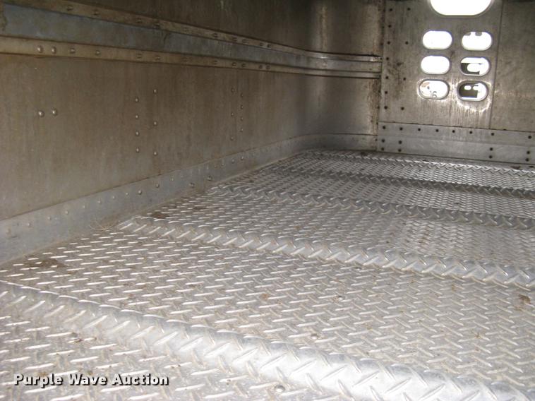image for item DC1336 2011 Wilson Silver Star PSDCL-402 livestock trailer