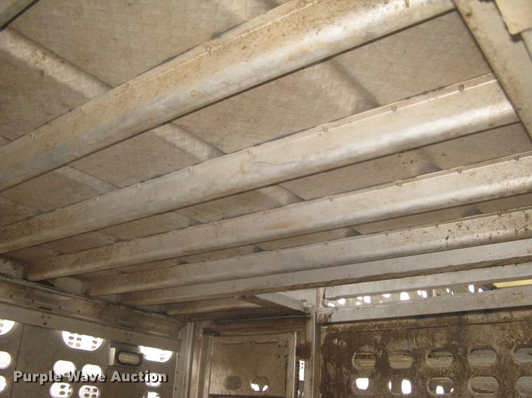 image for item DC1336 2011 Wilson Silver Star PSDCL-402 livestock trailer