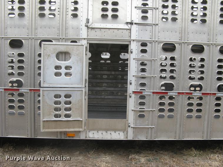 image for item DC1336 2011 Wilson Silver Star PSDCL-402 livestock trailer
