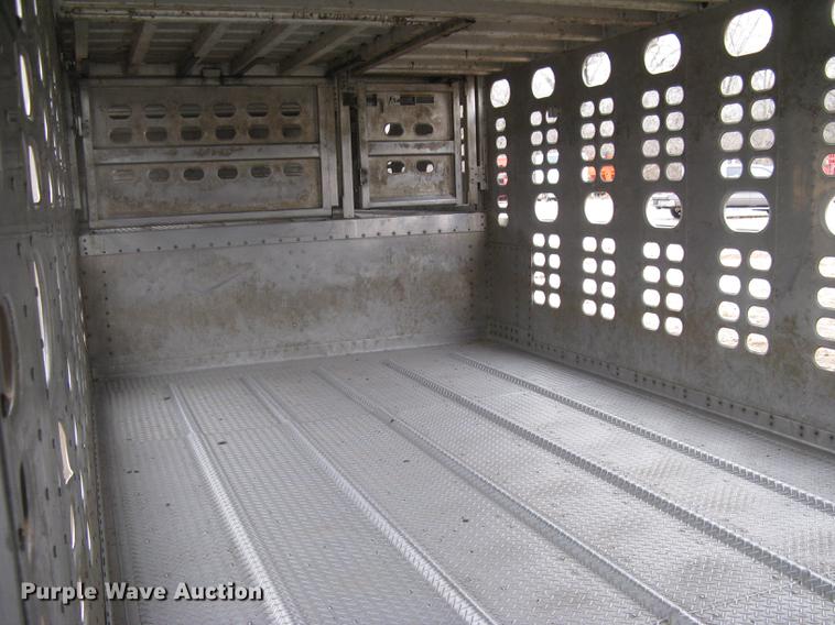 image for item DC1336 2011 Wilson Silver Star PSDCL-402 livestock trailer