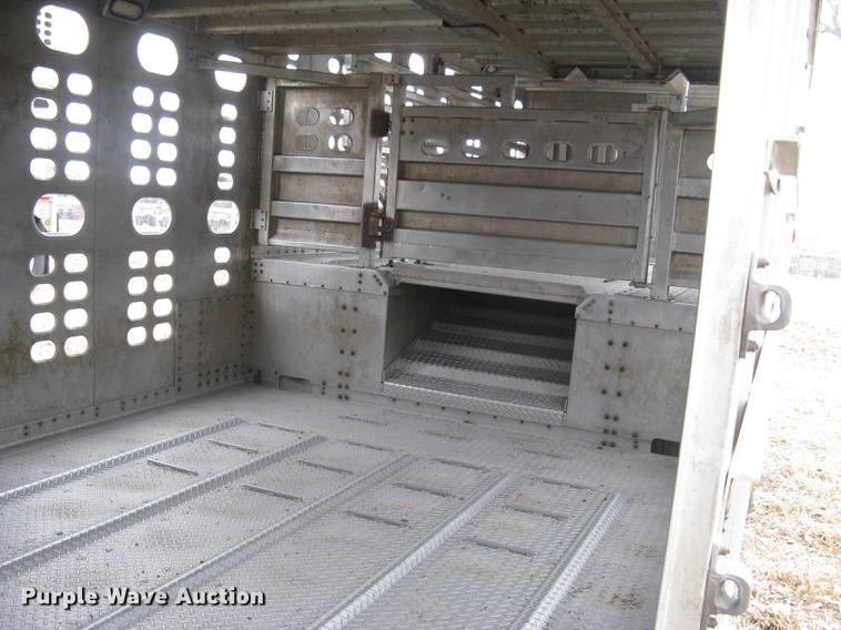 image for item DC1336 2011 Wilson Silver Star PSDCL-402 livestock trailer