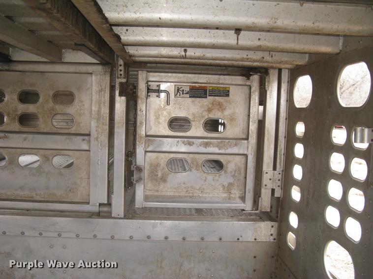 image for item DC1336 2011 Wilson Silver Star PSDCL-402 livestock trailer