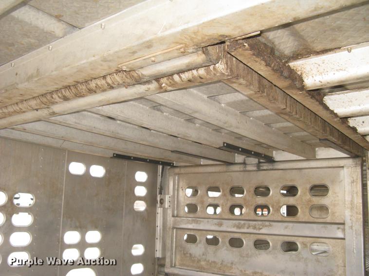 image for item DC1336 2011 Wilson Silver Star PSDCL-402 livestock trailer