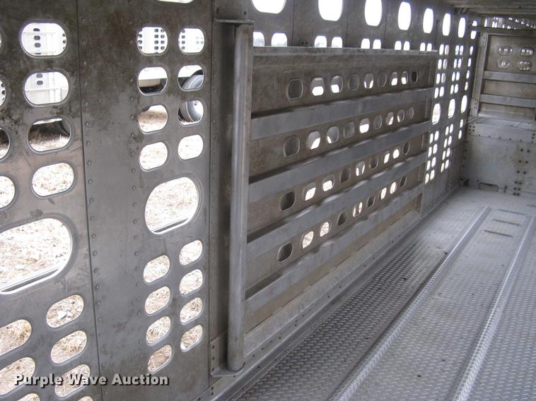 image for item DC1336 2011 Wilson Silver Star PSDCL-402 livestock trailer