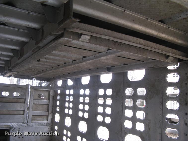 image for item DC1336 2011 Wilson Silver Star PSDCL-402 livestock trailer