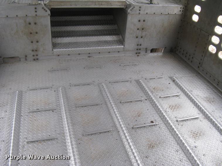 image for item DC1336 2011 Wilson Silver Star PSDCL-402 livestock trailer