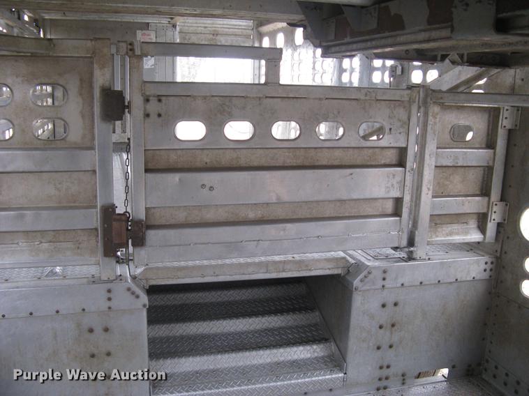 image for item DC1336 2011 Wilson Silver Star PSDCL-402 livestock trailer
