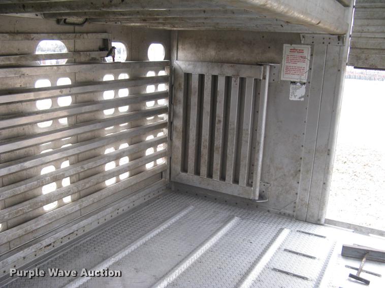 image for item DC1336 2011 Wilson Silver Star PSDCL-402 livestock trailer