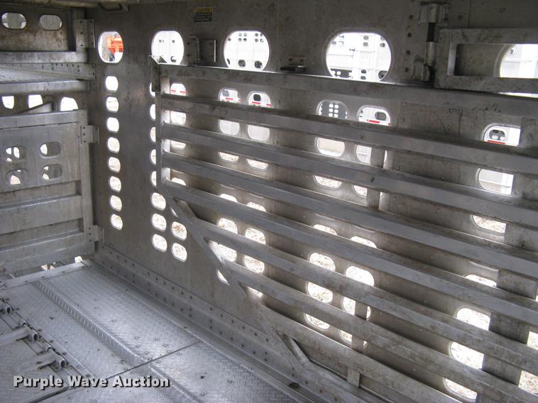 image for item DC1336 2011 Wilson Silver Star PSDCL-402 livestock trailer