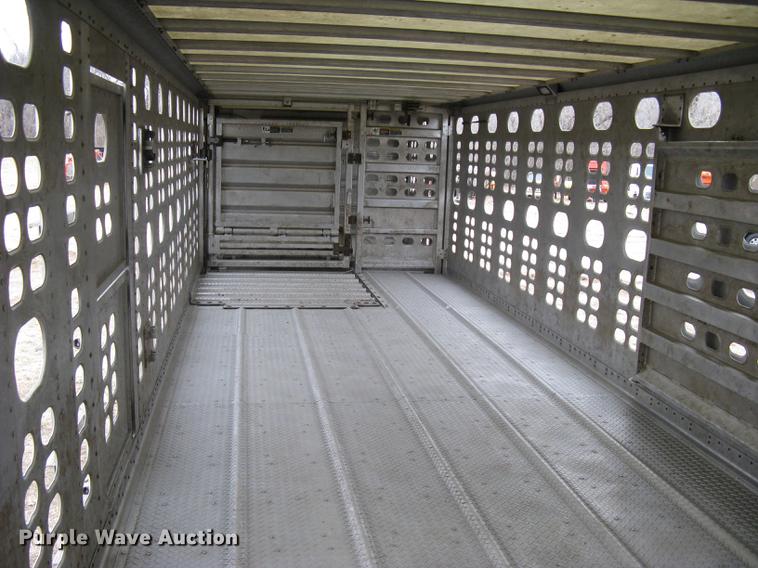 image for item DC1336 2011 Wilson Silver Star PSDCL-402 livestock trailer