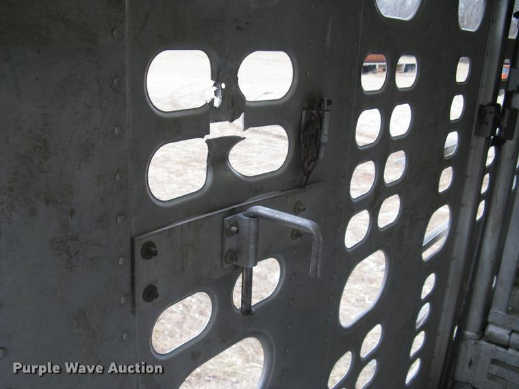 image for item DC1336 2011 Wilson Silver Star PSDCL-402 livestock trailer