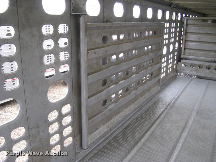 image for item DC1336 2011 Wilson Silver Star PSDCL-402 livestock trailer