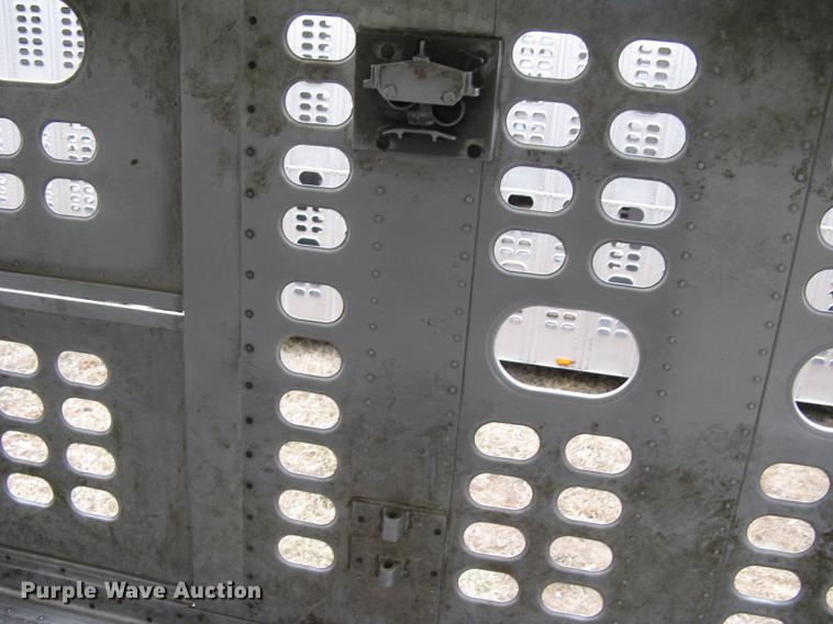 image for item DC1336 2011 Wilson Silver Star PSDCL-402 livestock trailer