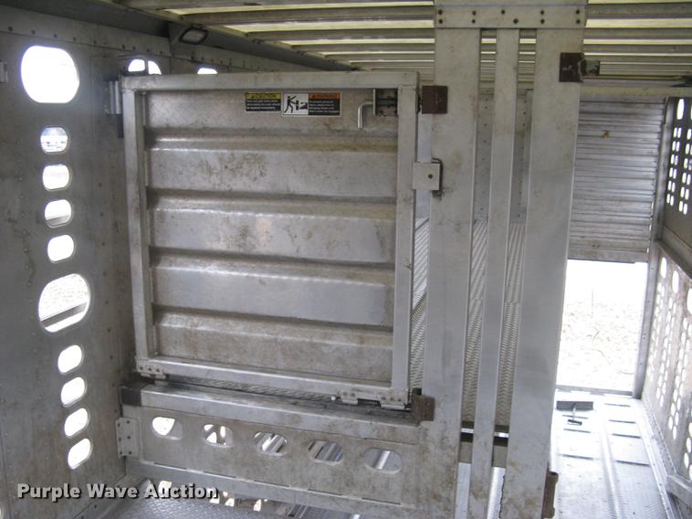 image for item DC1336 2011 Wilson Silver Star PSDCL-402 livestock trailer