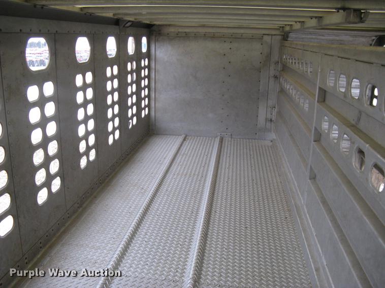 image for item DC1336 2011 Wilson Silver Star PSDCL-402 livestock trailer