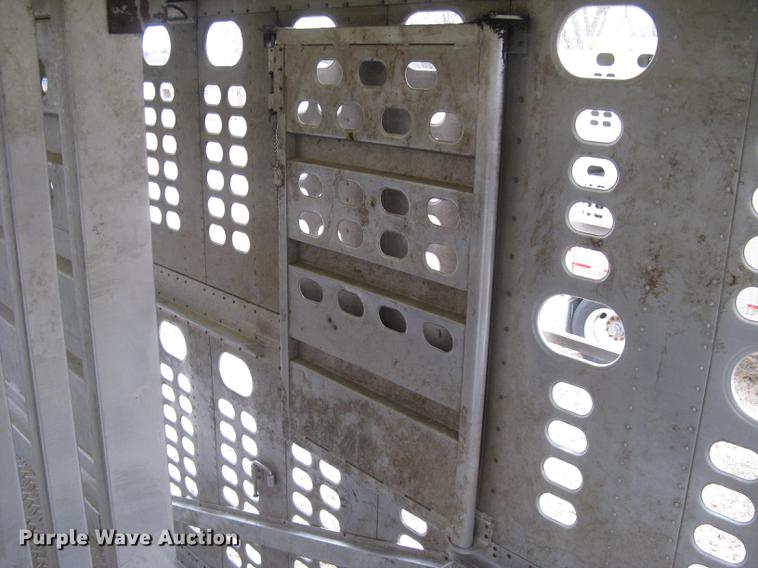 image for item DC1336 2011 Wilson Silver Star PSDCL-402 livestock trailer