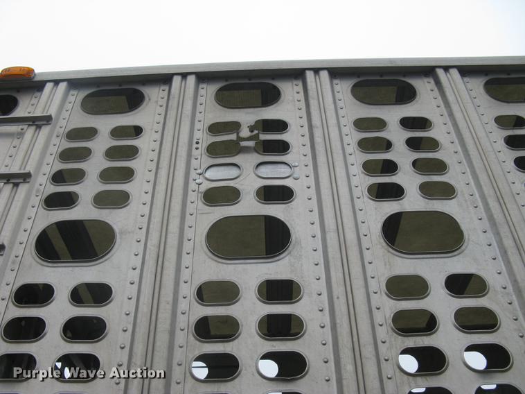 image for item DC1336 2011 Wilson Silver Star PSDCL-402 livestock trailer