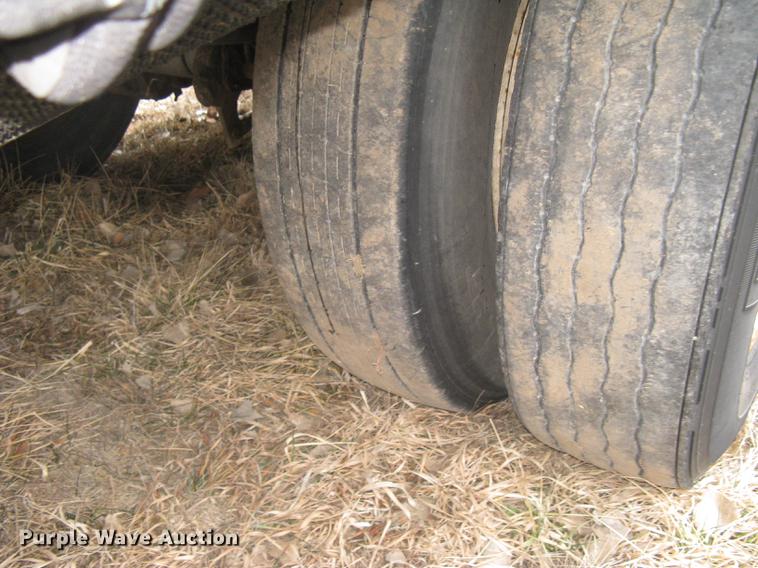 image for item DC1336 2011 Wilson Silver Star PSDCL-402 livestock trailer
