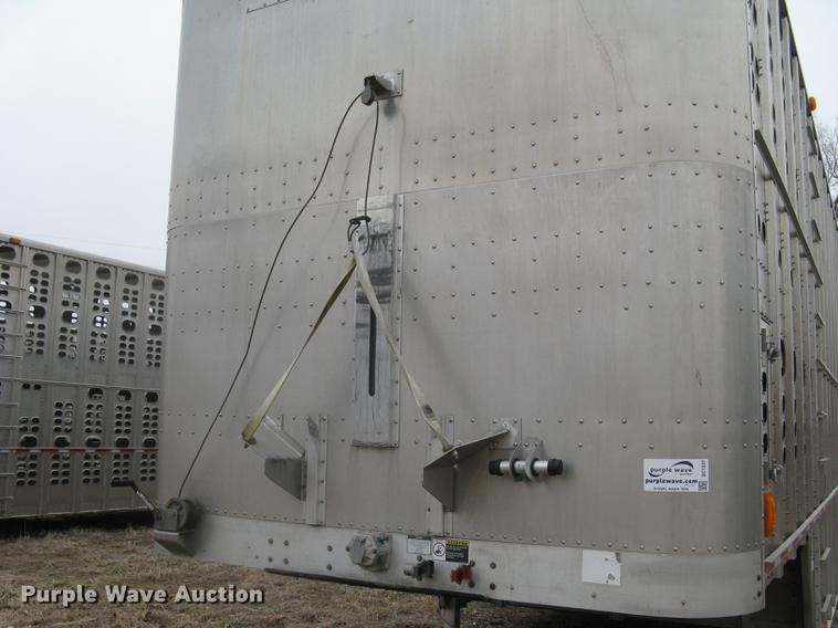 image for item DC1337 2011 Wilson Silver Star PSDCL-402 livestock trailer