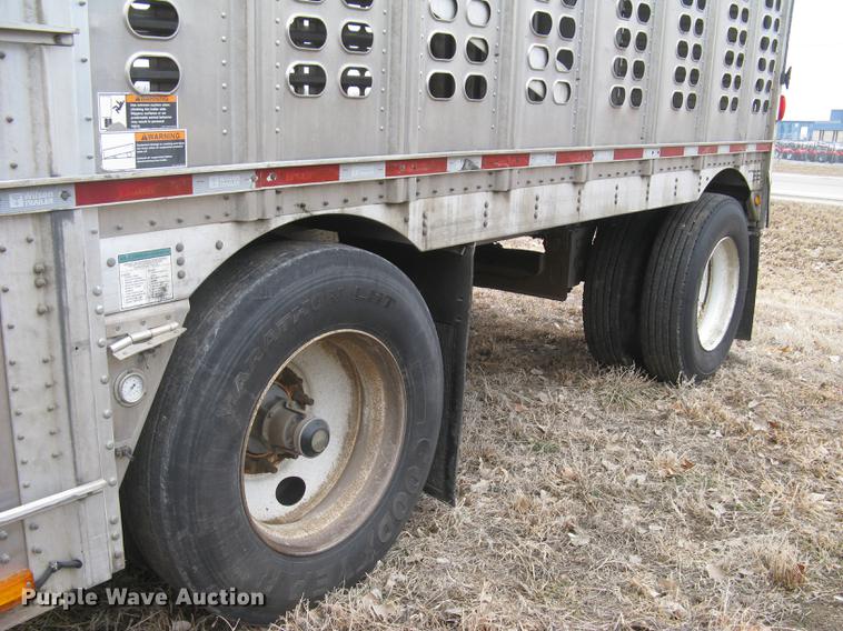 image for item DC1337 2011 Wilson Silver Star PSDCL-402 livestock trailer