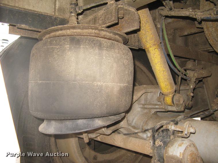 image for item DC1337 2011 Wilson Silver Star PSDCL-402 livestock trailer