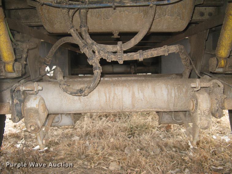 image for item DC1337 2011 Wilson Silver Star PSDCL-402 livestock trailer