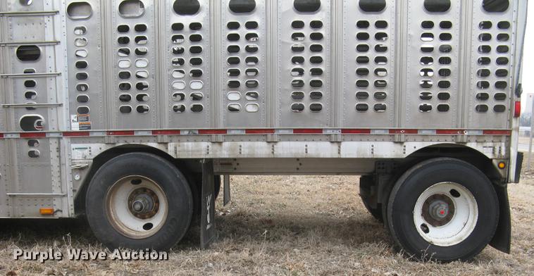 image for item DC1337 2011 Wilson Silver Star PSDCL-402 livestock trailer