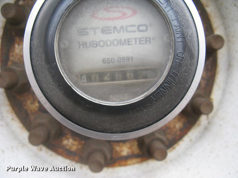 image for item DC1337 2011 Wilson Silver Star PSDCL-402 livestock trailer