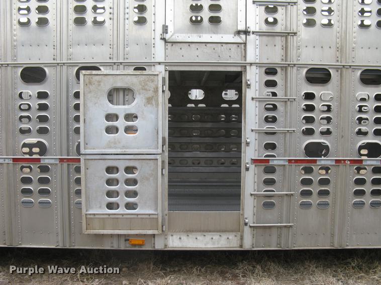 image for item DC1337 2011 Wilson Silver Star PSDCL-402 livestock trailer