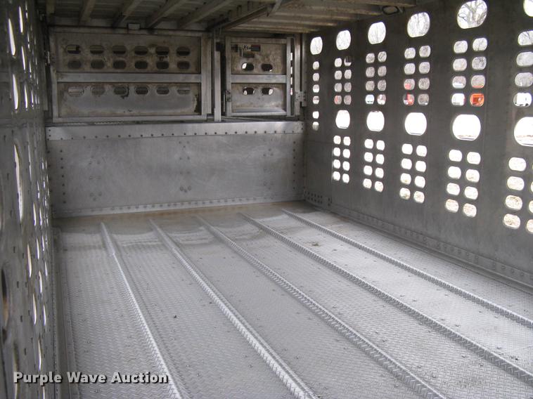 image for item DC1337 2011 Wilson Silver Star PSDCL-402 livestock trailer
